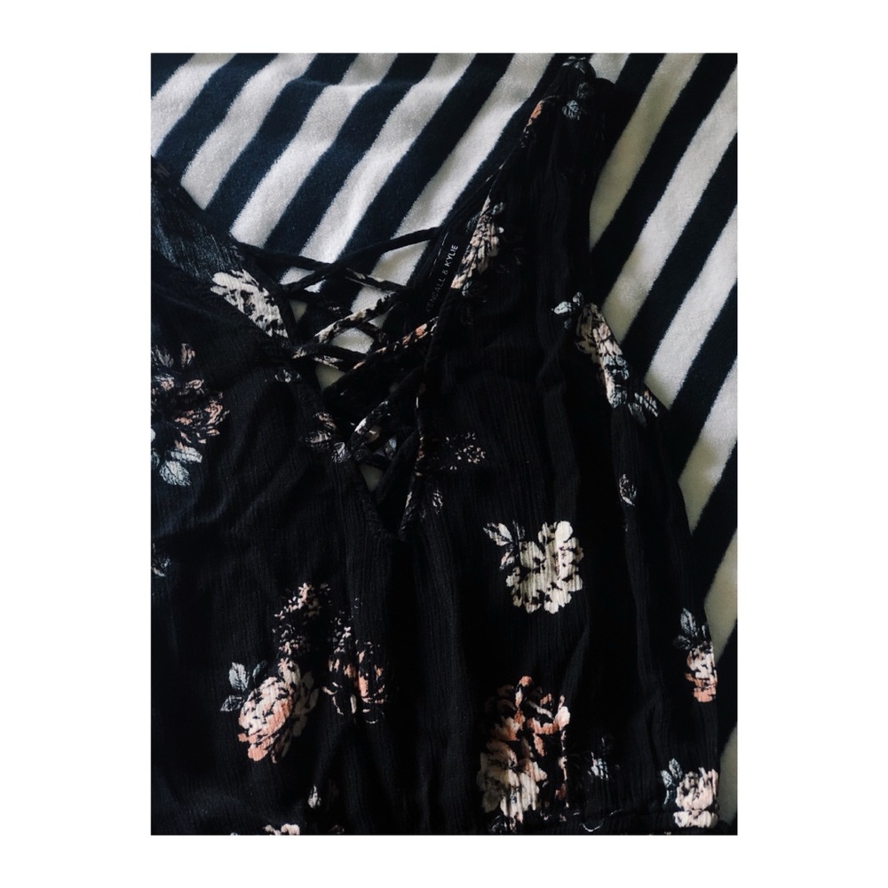 🎀 Kendall&Kylie Floral Romper 💋 - Picture 5 of 7